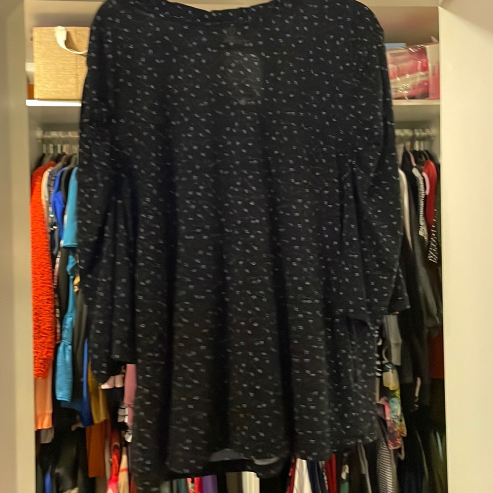 New Nordstrom rack stretchy 3-quarter sleeve blouse with frill collar